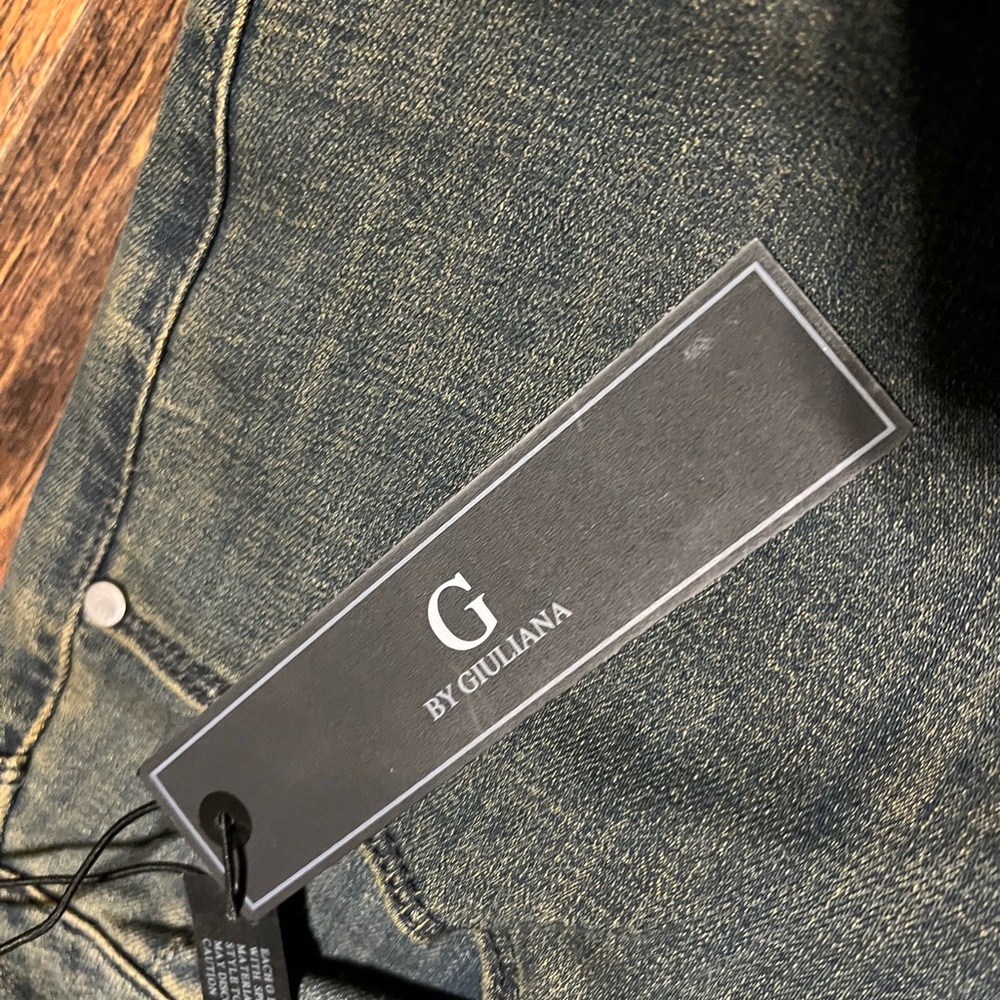 Jeans - Picture 2 of 3